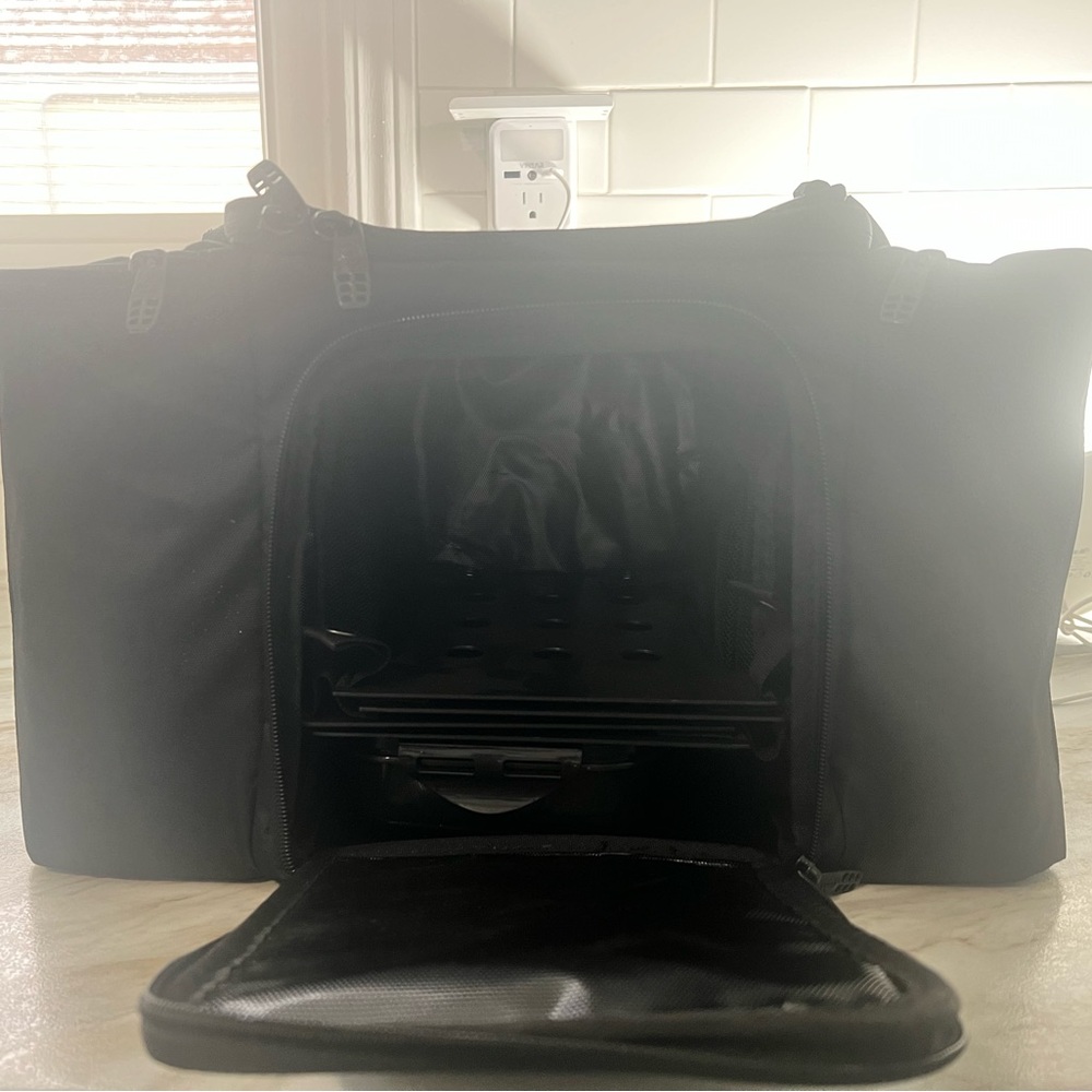 6 Pack Fitness Innovator 300 Stealth Meal Management Bag